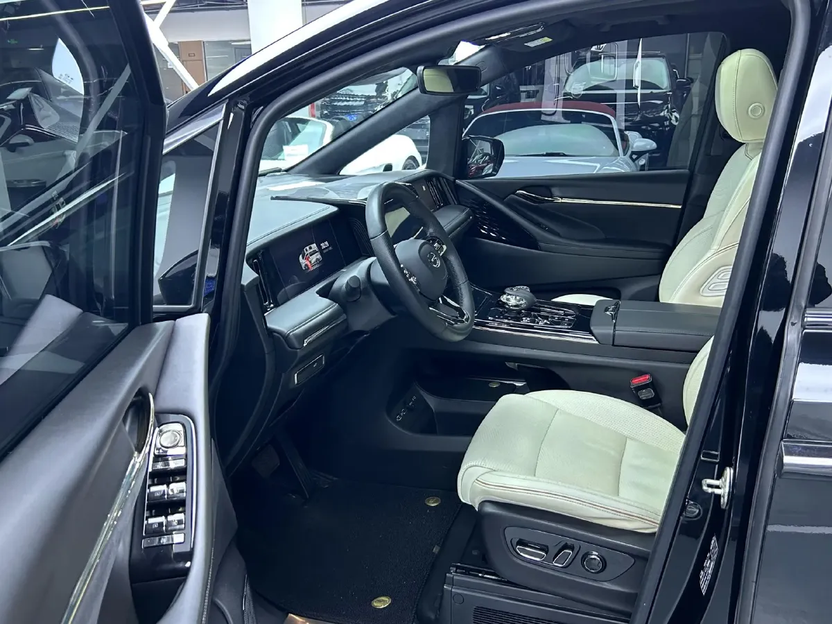 2023 GAC Trumpchi M8 2.0T 252HP L4 8AT,autocango,china used car exporter,china ev exporter,chinese used car exporter,chinese used ev exporter