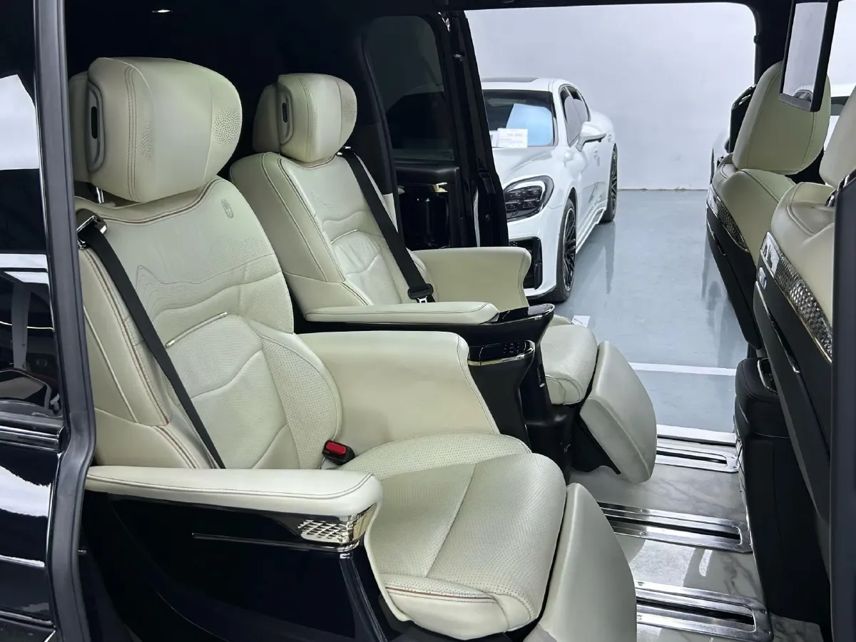 2023 GAC Trumpchi M8 2.0T 252HP L4 8AT,autocango,china used car exporter,china ev exporter,chinese used car exporter,chinese used ev exporter