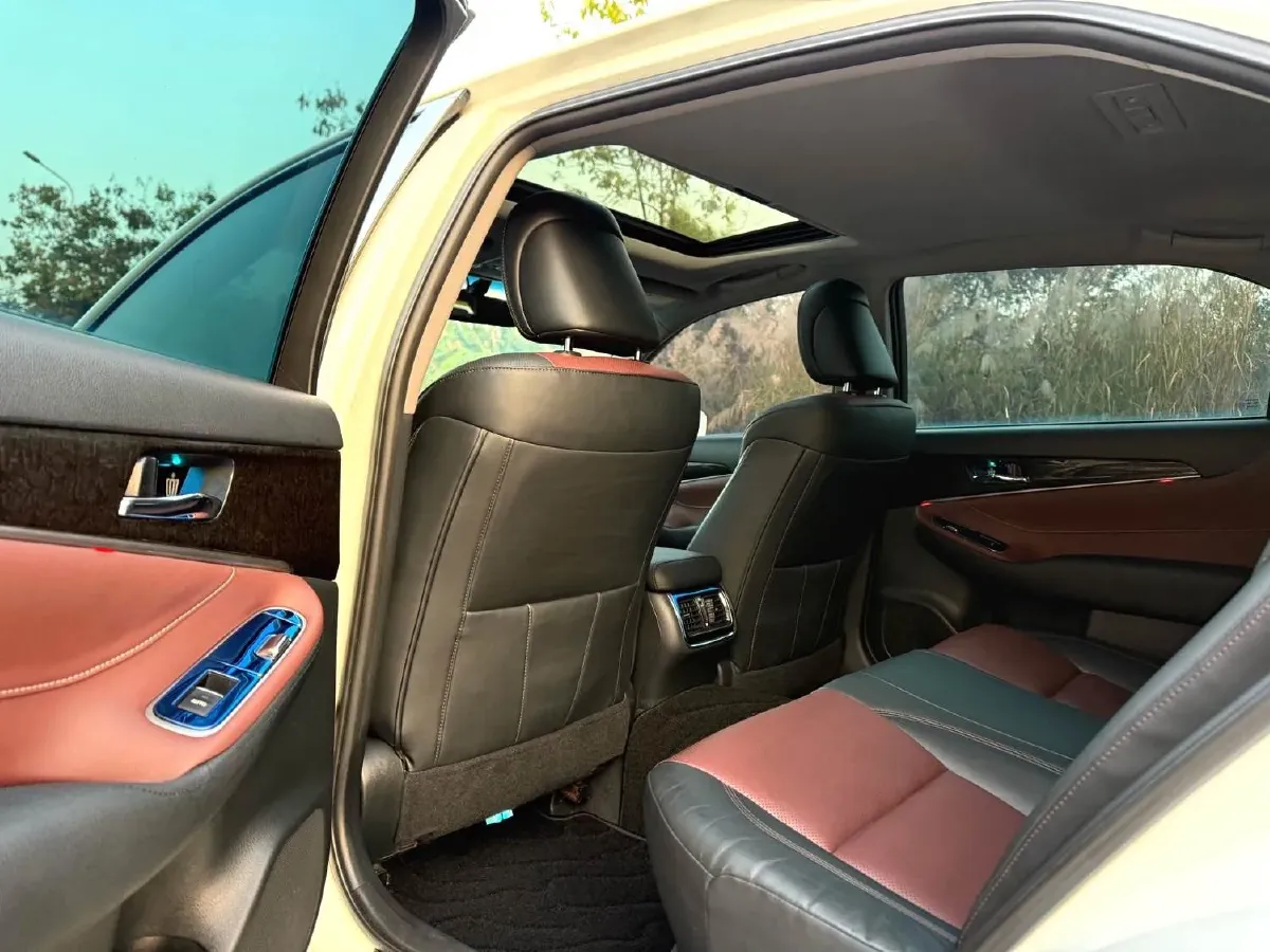 2018 Toyota Highlander 2.0T 220HP L4 6AT,autocango,china used car exporter,china ev exporter,chinese used car exporter,chinese used ev exporter