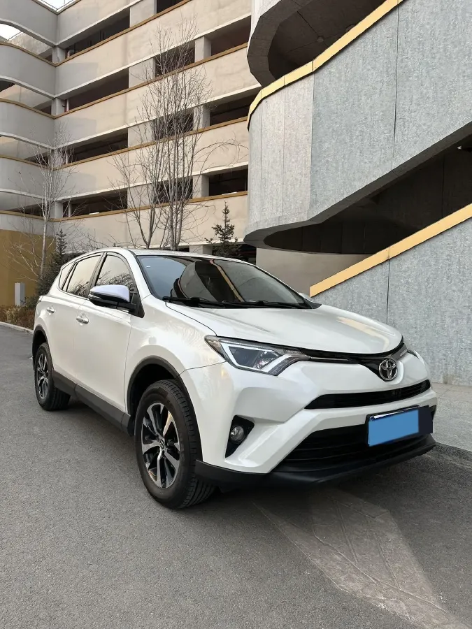 2018 Toyota RAV4 2.0L 151HP L4 CVT,autocango,china used car exporter,china ev exporter,chinese used car exporter,chinese used ev exporter