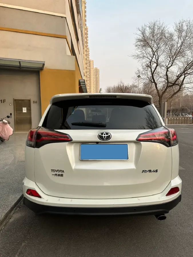 2018 Toyota RAV4 2.0L 151HP L4 CVT,autocango,china used car exporter,china ev exporter,chinese used car exporter,chinese used ev exporter