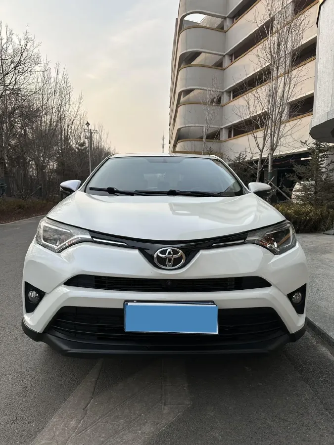 2018 Toyota RAV4 2.0L 151HP L4 CVT,autocango,china used car exporter,china ev exporter,chinese used car exporter,chinese used ev exporter