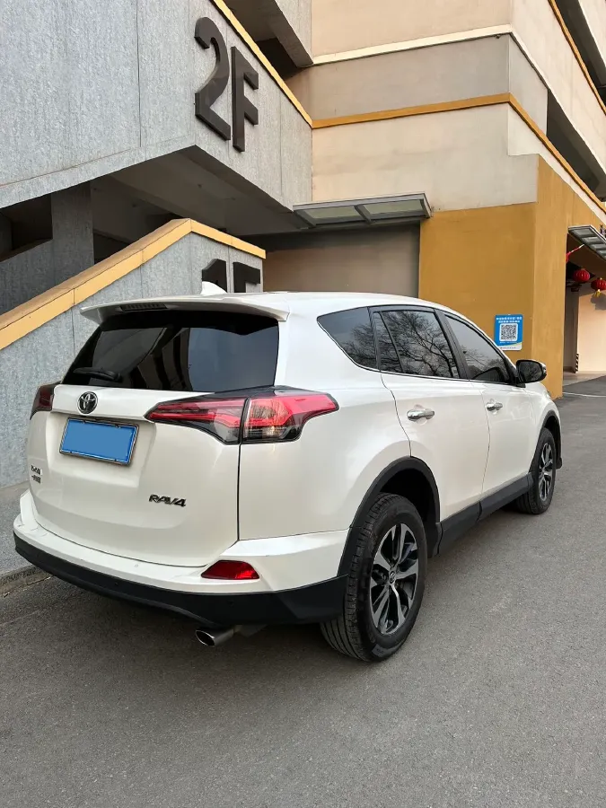 2018 Toyota RAV4 2.0L 151HP L4 CVT,autocango,china used car exporter,china ev exporter,chinese used car exporter,chinese used ev exporter