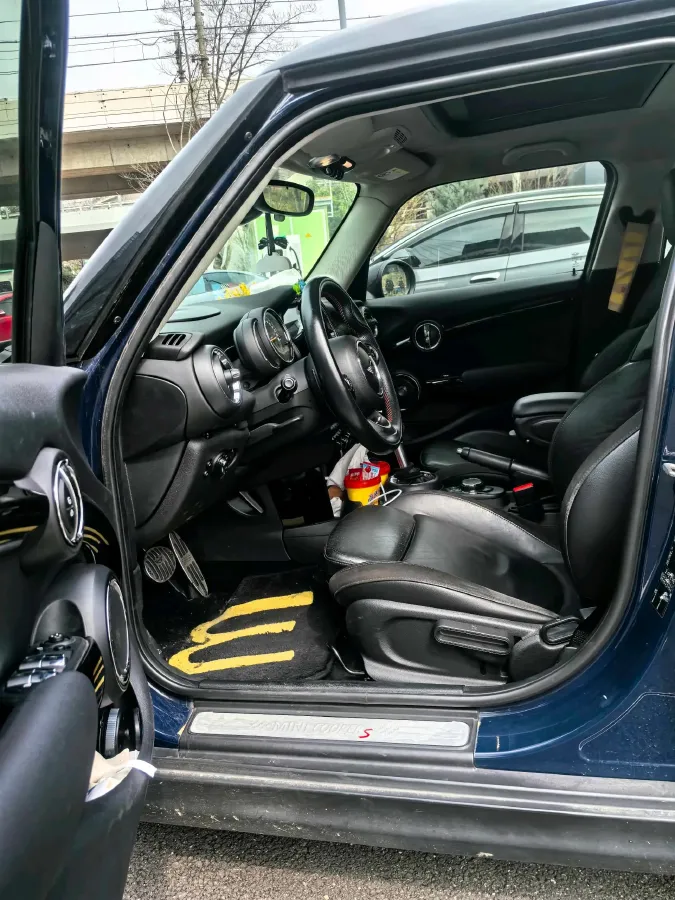 2017 MINI MINI 2.0T 192HP L4 6AT,autocango,china used car exporter,china ev exporter,chinese used car exporter,chinese used ev exporter