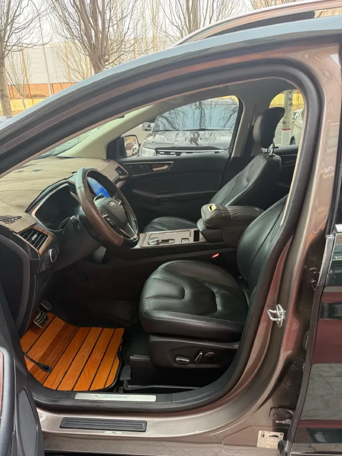 2020 Ford Edge 2.0T 245HP L4 8AT,autocango,china used car exporter,china ev exporter,chinese used car exporter,chinese used ev exporter