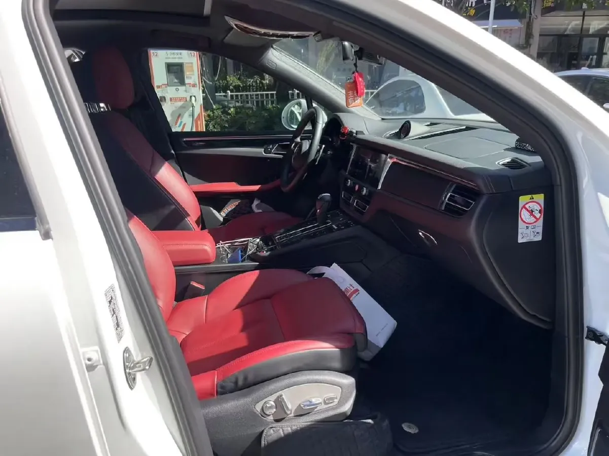 2023 Porsche Macan 2.0T 265HP L4 7DCT,autocango,china used car exporter,china ev exporter,chinese used car exporter,chinese used ev exporter