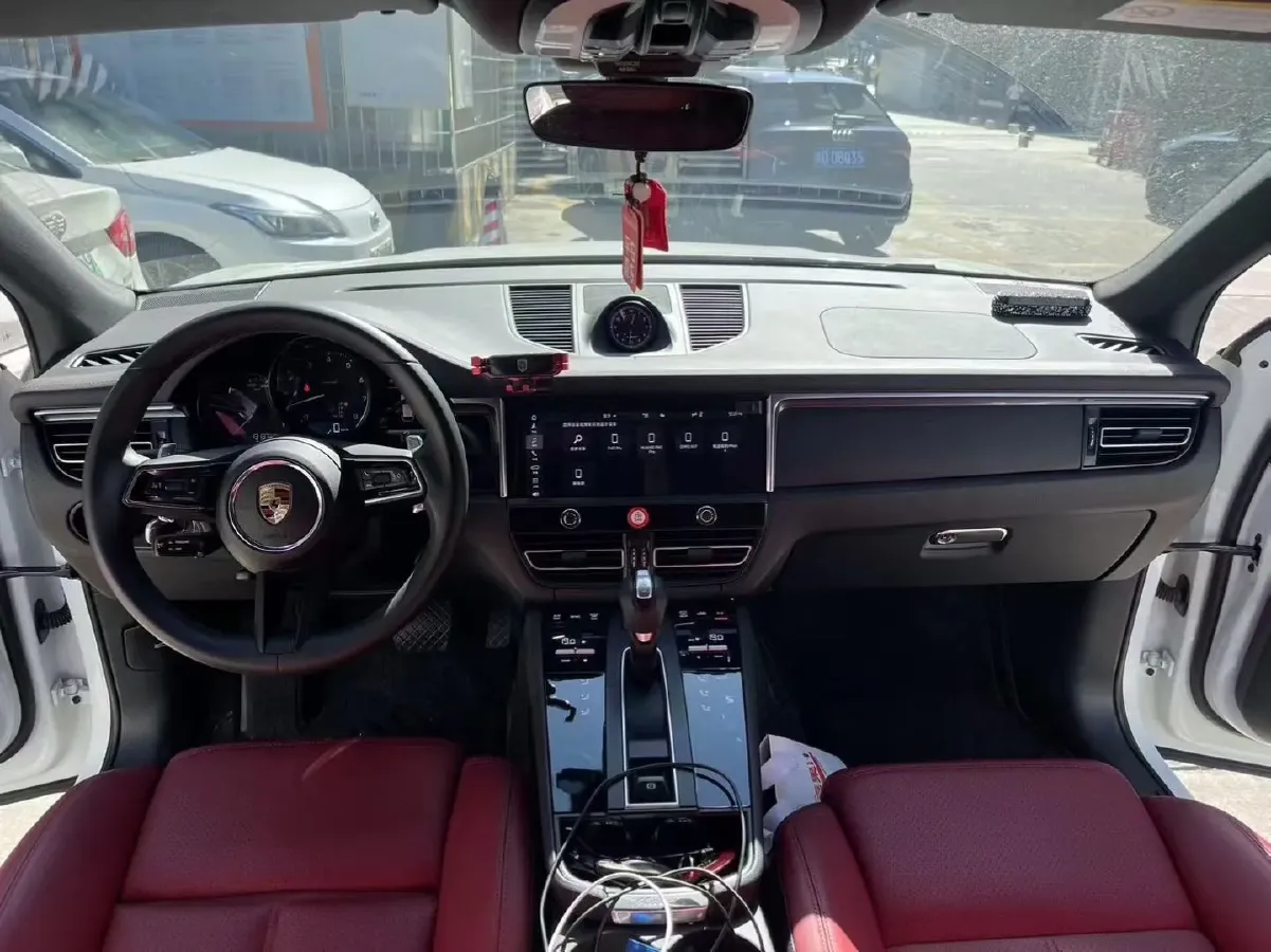 2023 Porsche Macan 2.0T 265HP L4 7DCT,autocango,china used car exporter,china ev exporter,chinese used car exporter,chinese used ev exporter