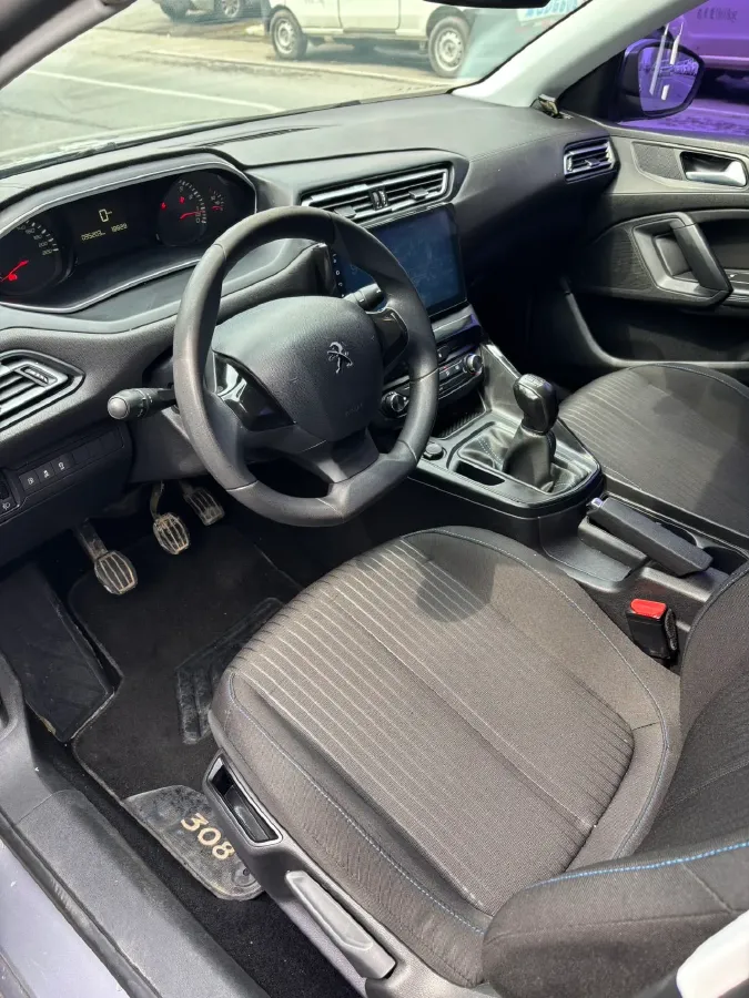 2018 Peugeot 308 1.6L 117HP L4 5MT,autocango,china used car exporter,china ev exporter,chinese used car exporter,chinese used ev exporter