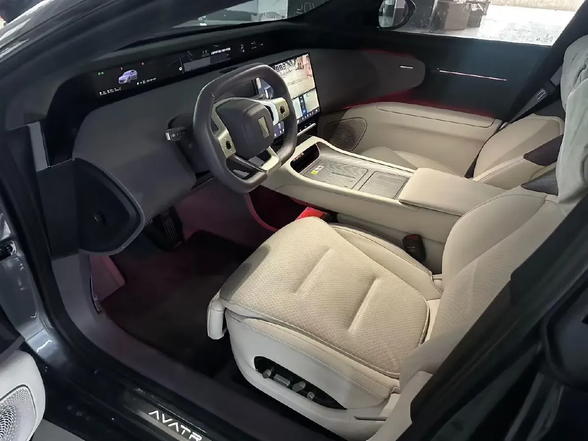 2025 Avatr 12 1.5T 156HP L4 REEV 39.05KWH,autocango,china used car exporter,china ev exporter,chinese used car exporter,chinese used ev exporter