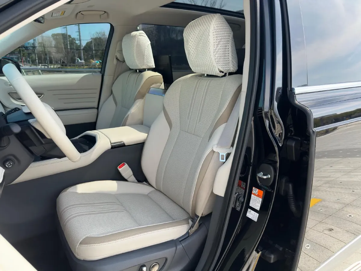 2024 Century Century 3.5L 262HP V6 E-CVT PHEV 18.1KWH,autocango,china used car exporter,china ev exporter,chinese used car exporter,chinese used ev exporter