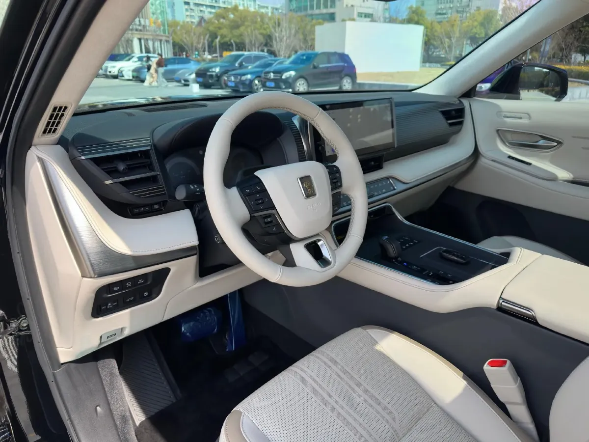 2024 Century Century 3.5L 262HP V6 E-CVT PHEV 18.1KWH,autocango,china used car exporter,china ev exporter,chinese used car exporter,chinese used ev exporter