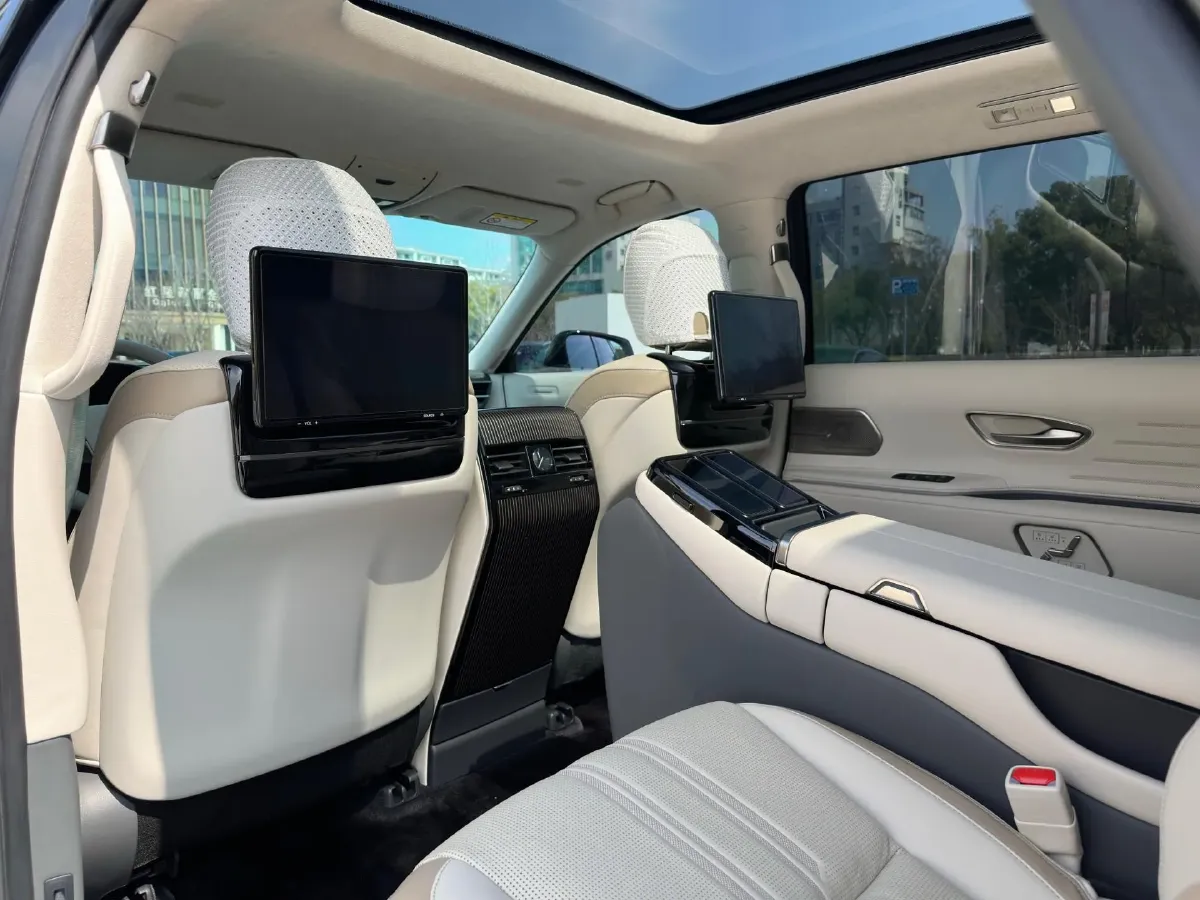 2024 Century Century 3.5L 262HP V6 E-CVT PHEV 18.1KWH,autocango,china used car exporter,china ev exporter,chinese used car exporter,chinese used ev exporter