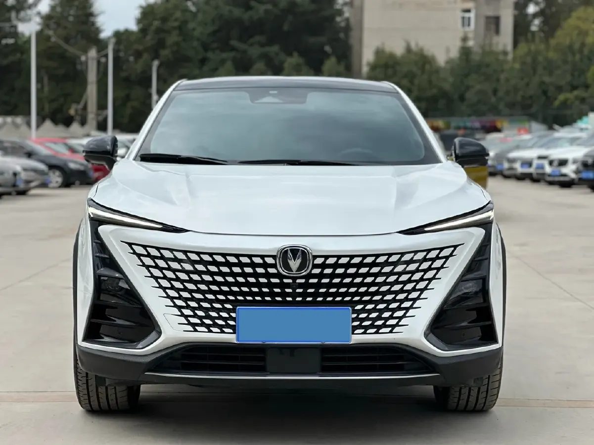 2022 ChangAn UNI-T 1.5T 188HP L4 7DCT,autocango,china used car exporter,china ev exporter,chinese used car exporter,chinese used ev exporter