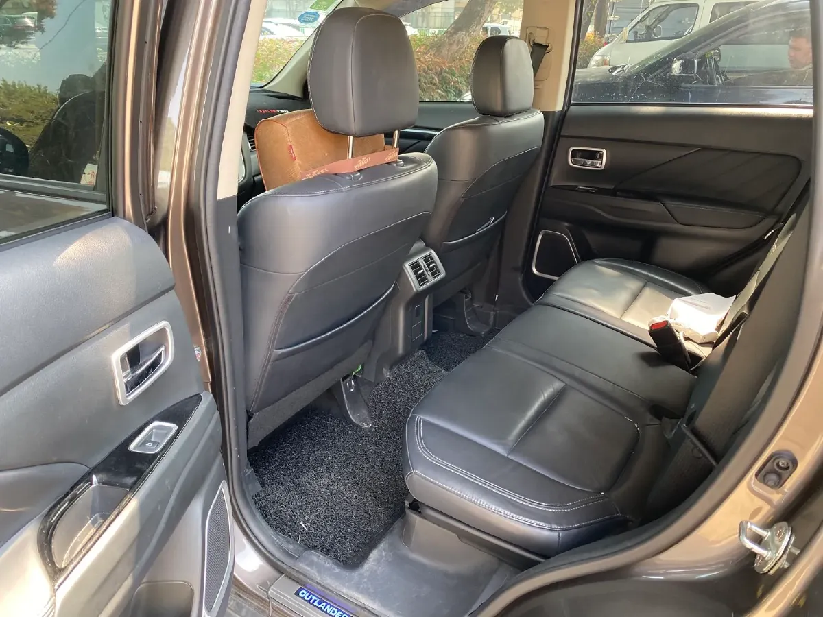 2019 Mitsubishi Outlander 2.0L 166HP L4 CVT,autocango,china used car exporter,china ev exporter,chinese used car exporter,chinese used ev exporter