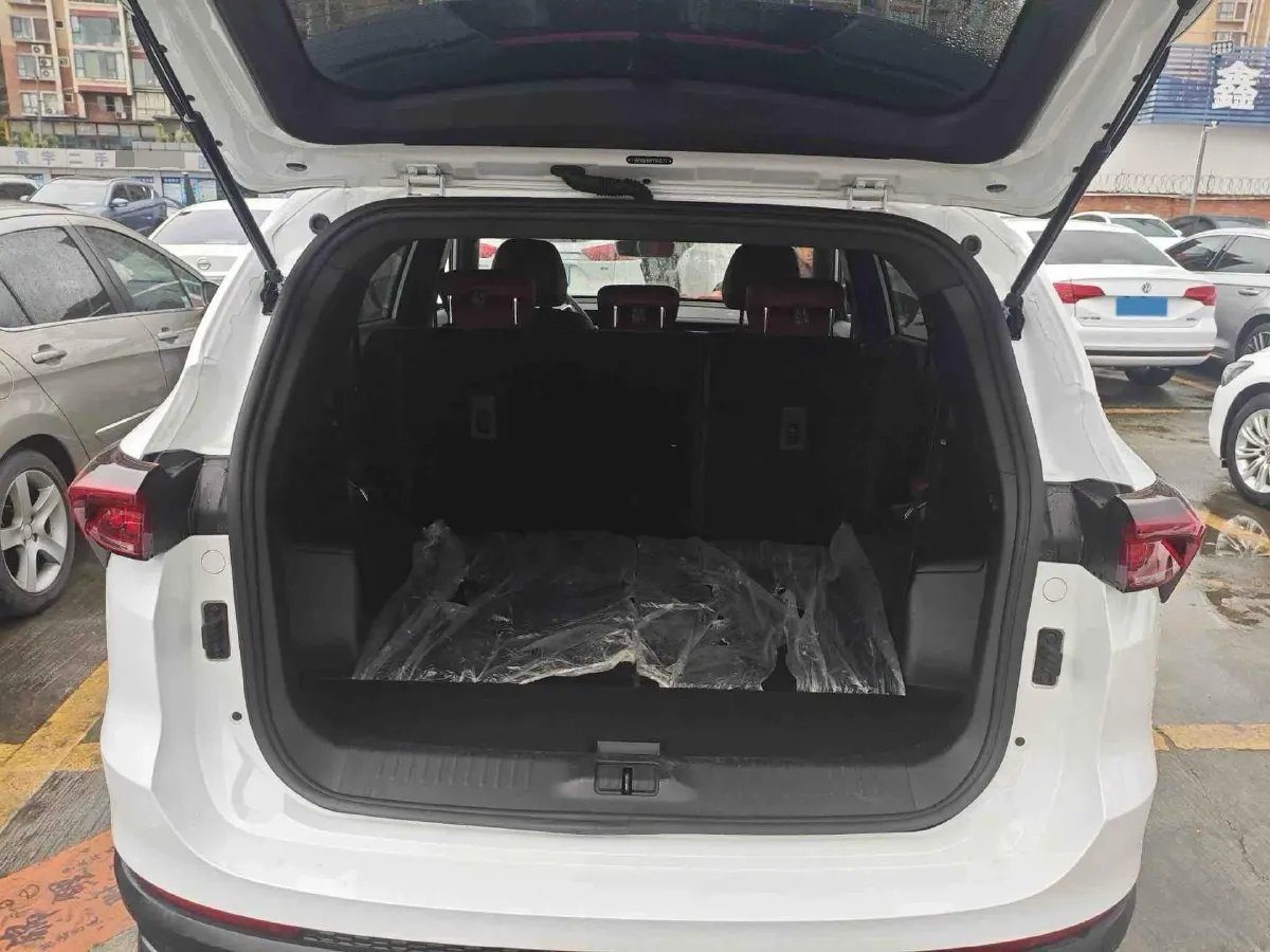 2023 ChangAn Oshan X7 Plus 1.5T 188HP L4 7DCT,autocango,china used car exporter,china ev exporter,chinese used car exporter,chinese used ev exporter