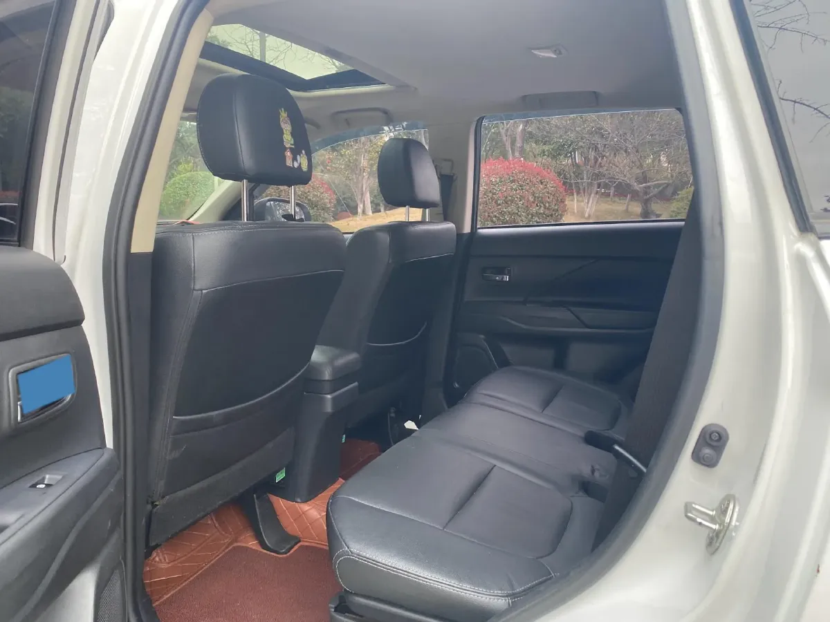 2018 Mitsubishi Outlander 2.0L 166HP L4 CVT,autocango,china used car exporter,china ev exporter,chinese used car exporter,chinese used ev exporter