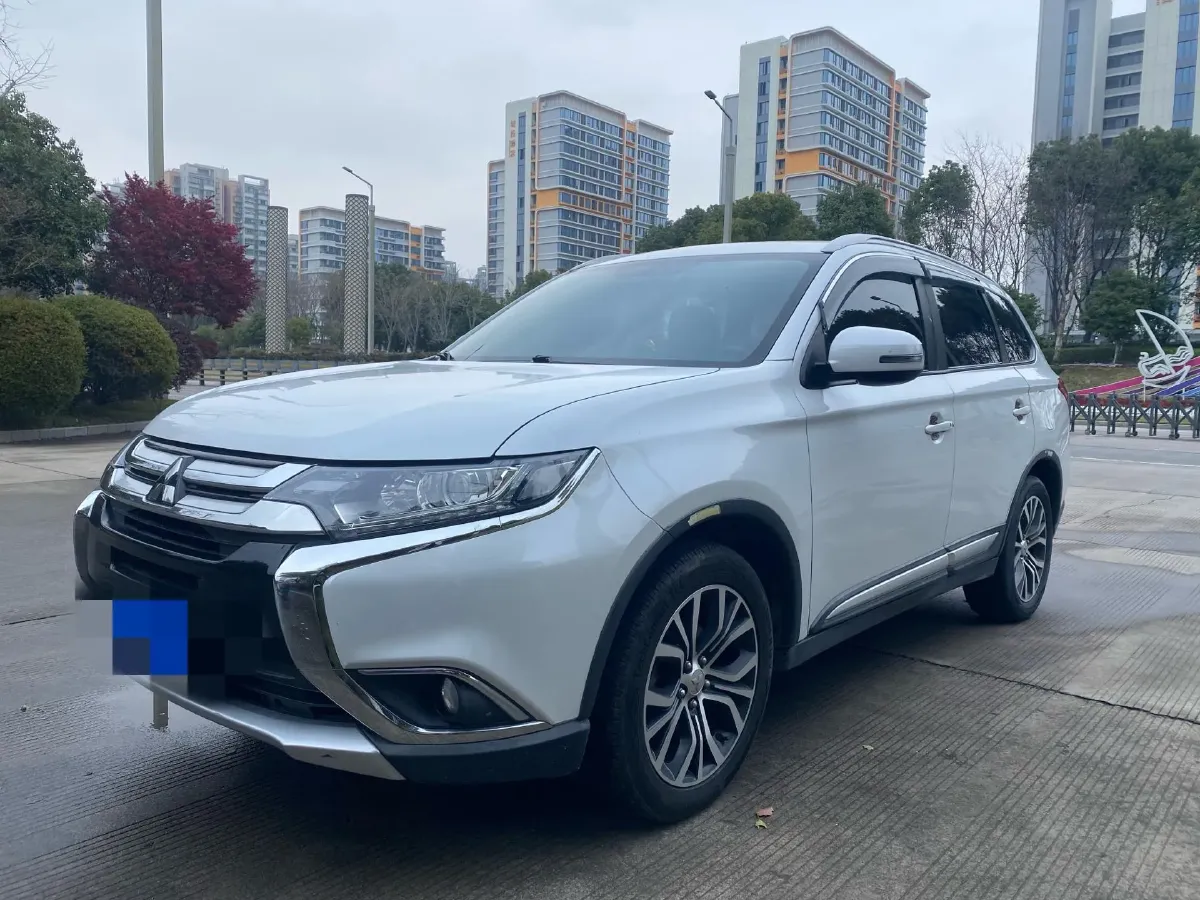 2018 Mitsubishi Outlander 2.0L 166HP L4 CVT,autocango,china used car exporter,china ev exporter,chinese used car exporter,chinese used ev exporter