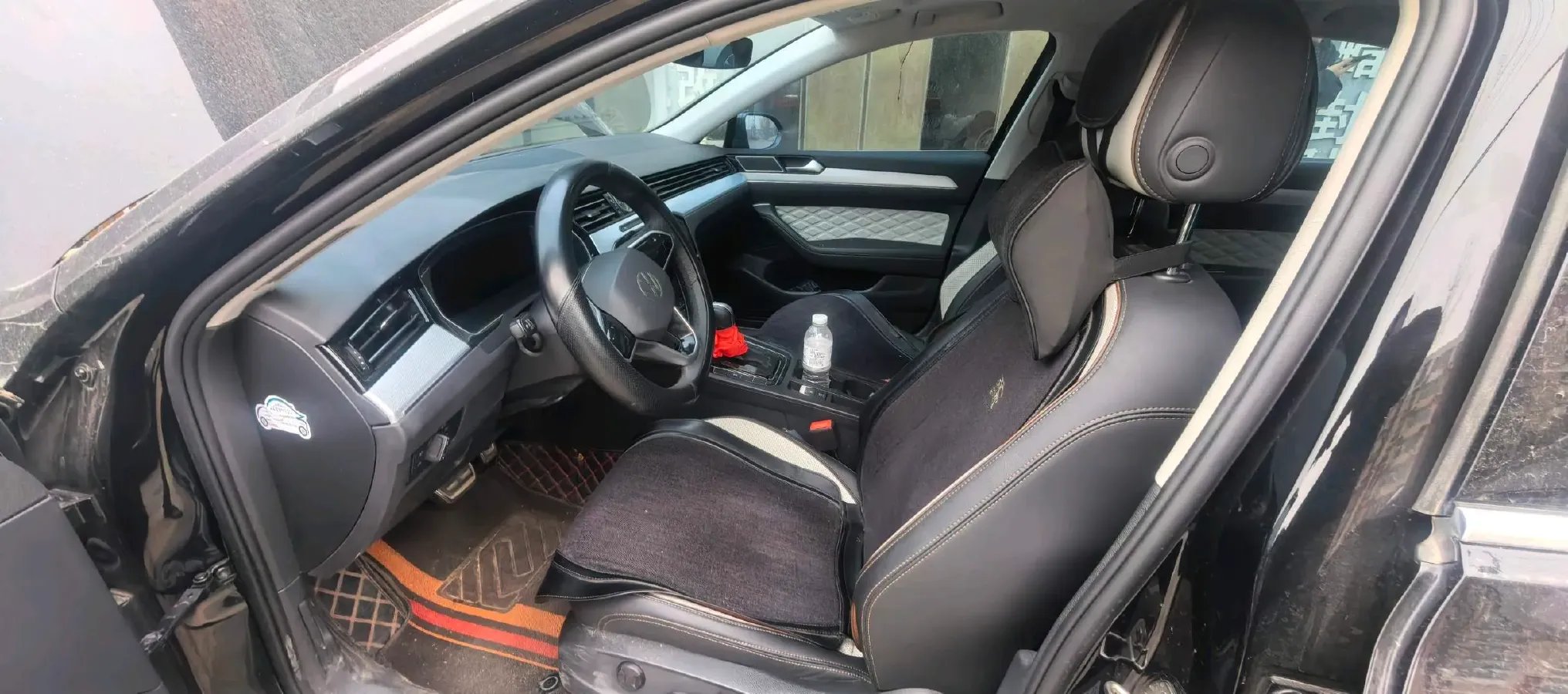 2023 Volkswagen Magotan 2.0T 186HP L4 7DCT,autocango,china used car exporter,china ev exporter,chinese used car exporter,chinese used ev exporter