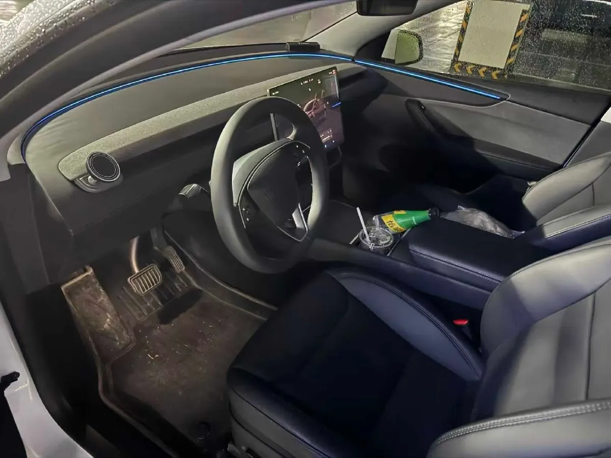 2025 Tesla Model Y BEV 62.5KWH,autocango,china used car exporter,china ev exporter,chinese used car exporter,chinese used ev exporter