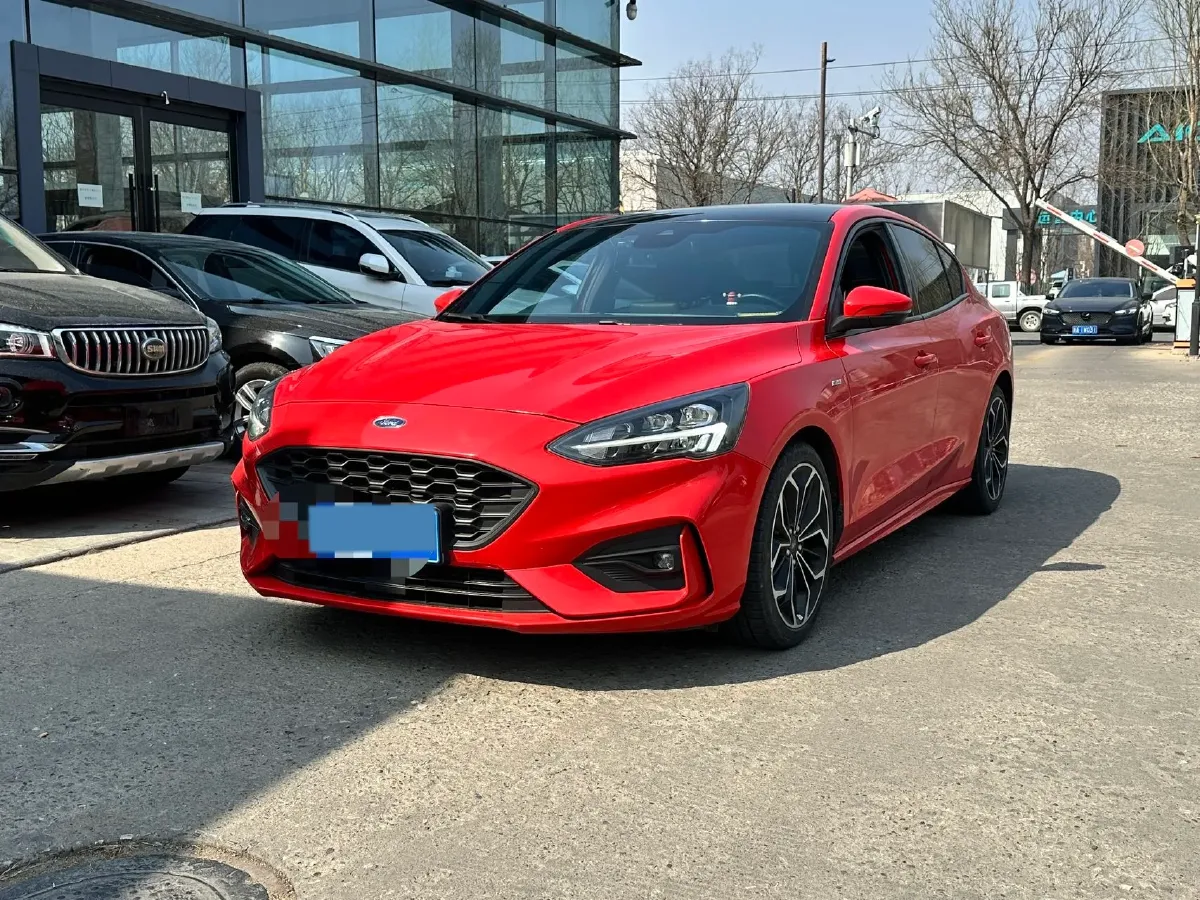 2019 Ford Focus 1.5T 184HP L3 8AT,autocango,china used car exporter,china ev exporter,chinese used car exporter,chinese used ev exporter