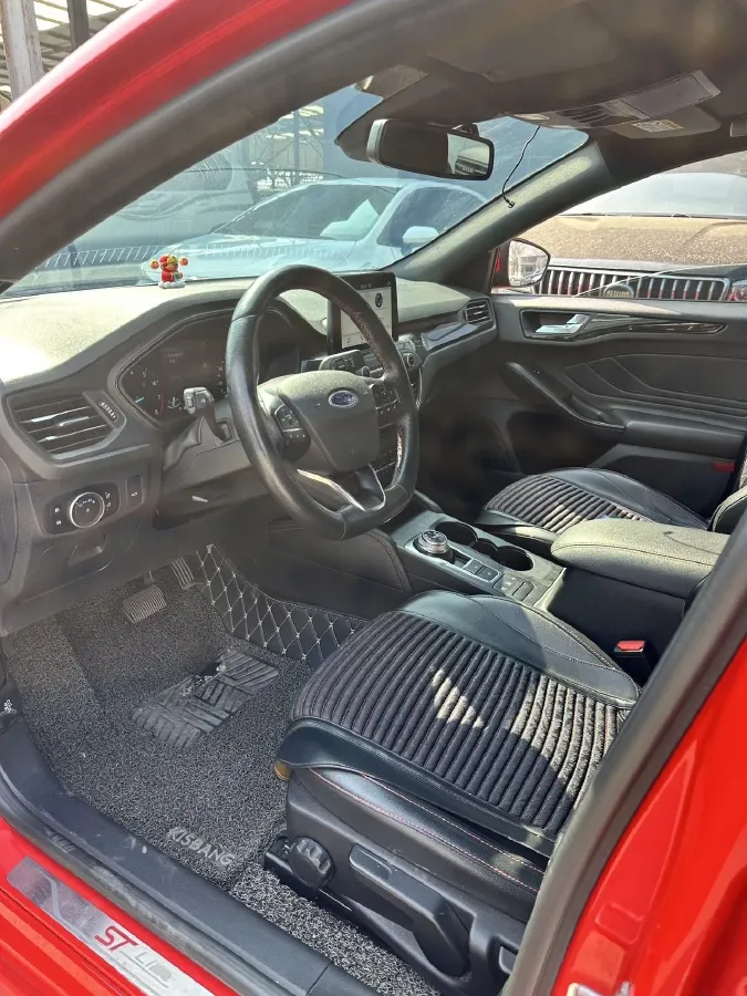 2019 Ford Focus 1.5T 184HP L3 8AT,autocango,china used car exporter,china ev exporter,chinese used car exporter,chinese used ev exporter