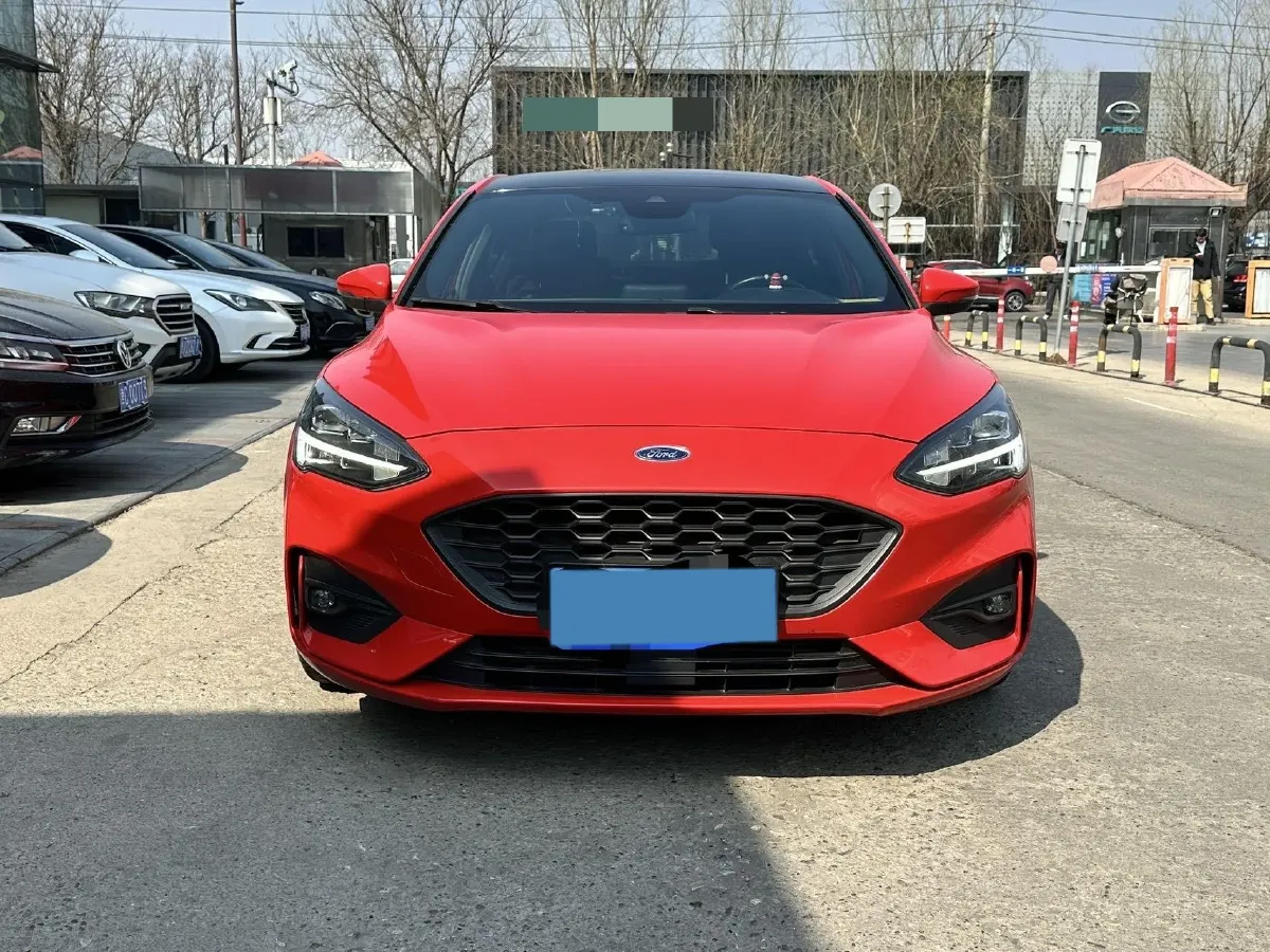 2019 Ford Focus 1.5T 184HP L3 8AT,autocango,china used car exporter,china ev exporter,chinese used car exporter,chinese used ev exporter