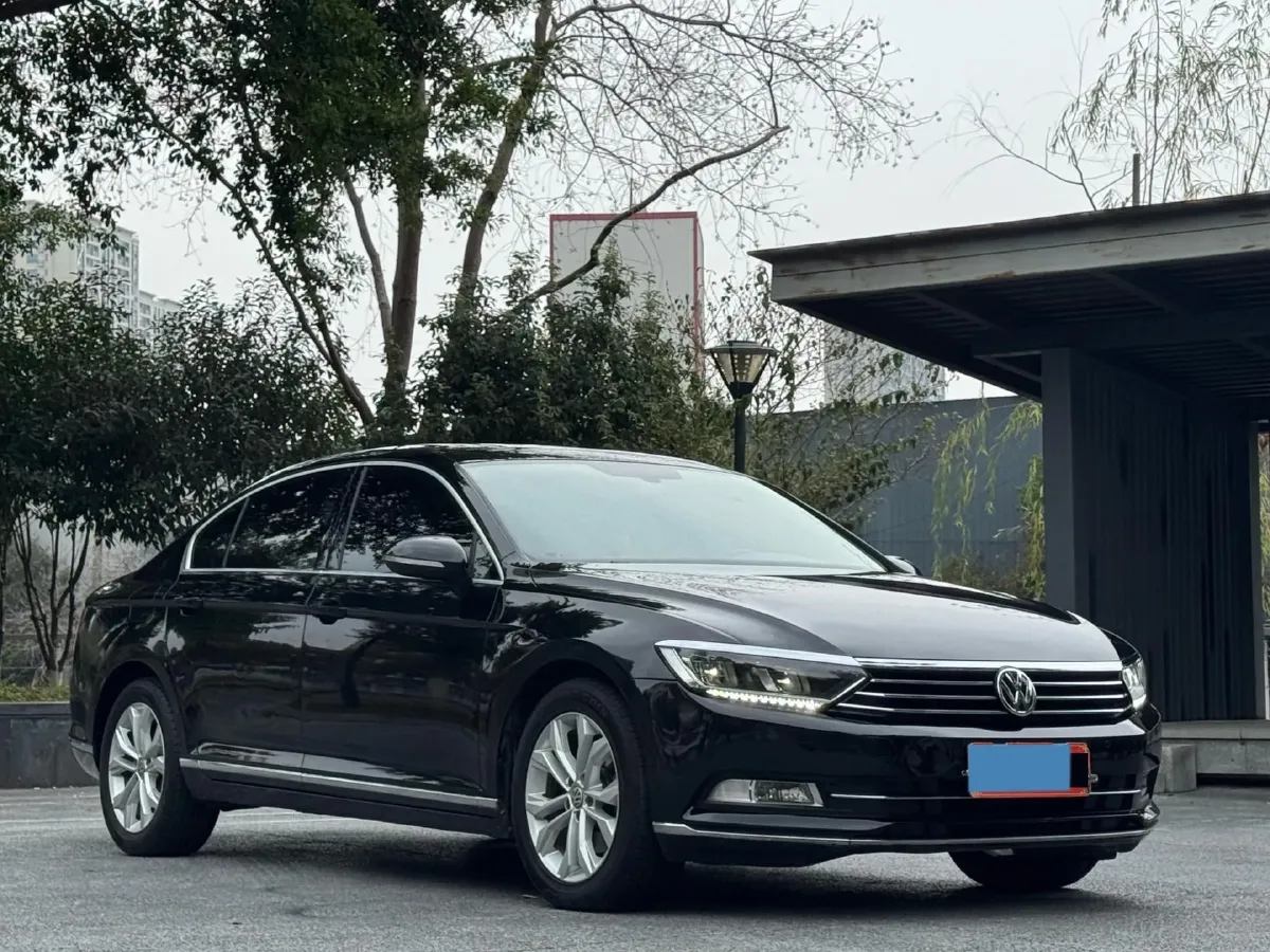 2018 Volkswagen Magotan 1.8T 180HP L4 7DCT,autocango,china used car exporter,china ev exporter,chinese used car exporter,chinese used ev exporter