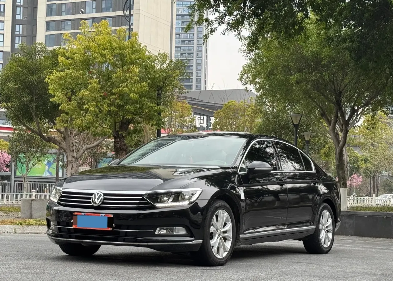 2018 Volkswagen Magotan 1.8T 180HP L4 7DCT,autocango,china used car exporter,china ev exporter,chinese used car exporter,chinese used ev exporter