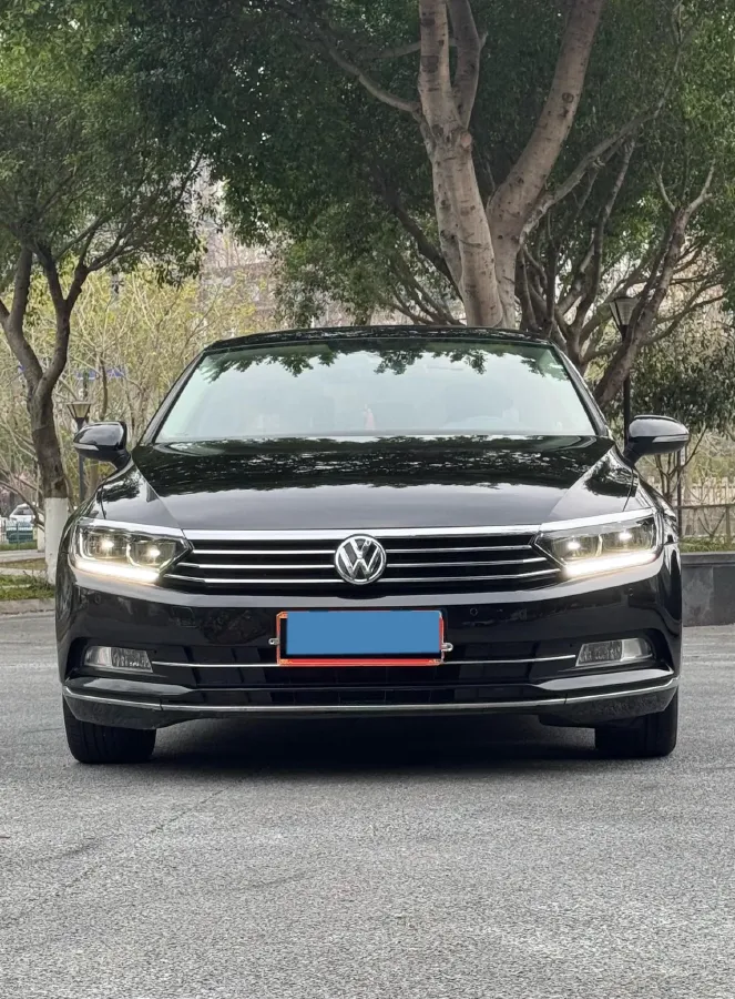 2018 Volkswagen Magotan 1.8T 180HP L4 7DCT,autocango,china used car exporter,china ev exporter,chinese used car exporter,chinese used ev exporter