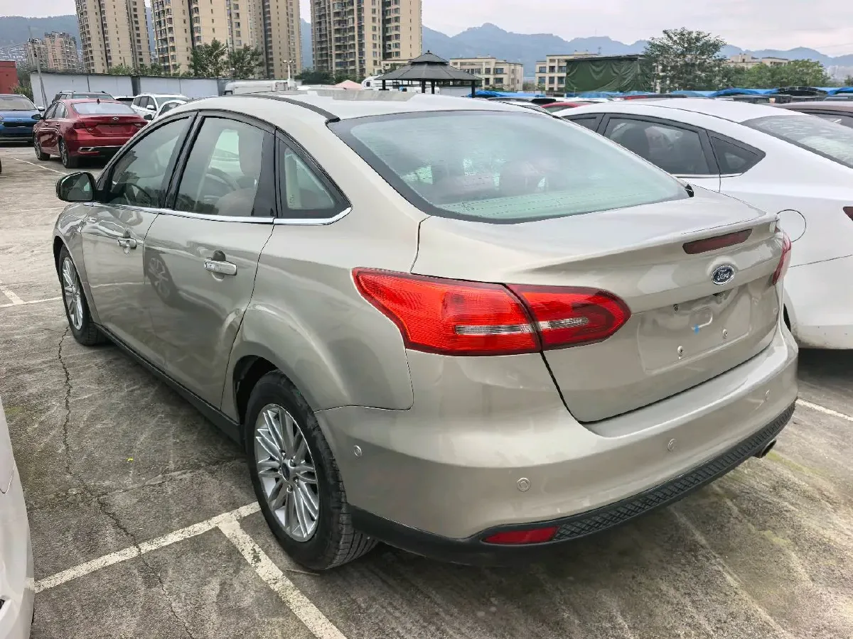 2015 Ford Focus 1.5T 181HP L4 6AT,autocango,china used car exporter,china ev exporter,chinese used car exporter,chinese used ev exporter