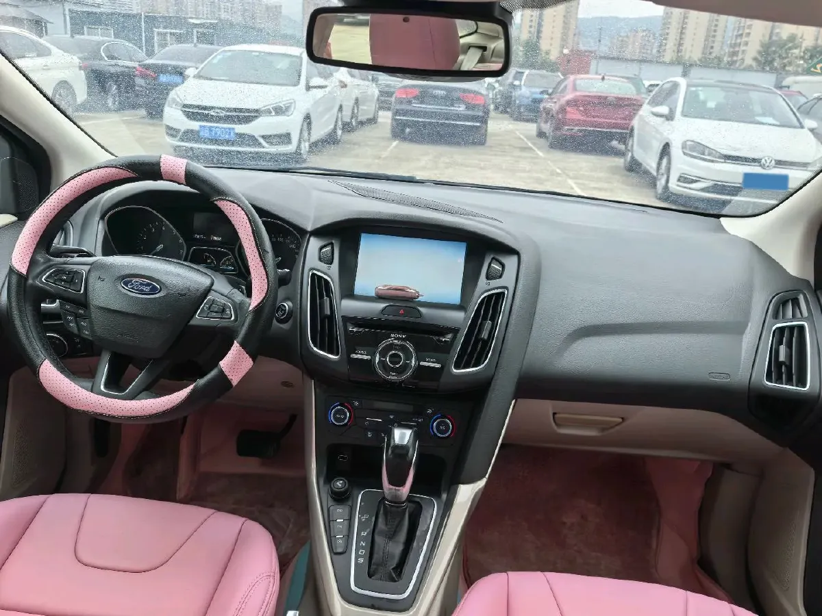 2015 Ford Focus 1.5T 181HP L4 6AT,autocango,china used car exporter,china ev exporter,chinese used car exporter,chinese used ev exporter