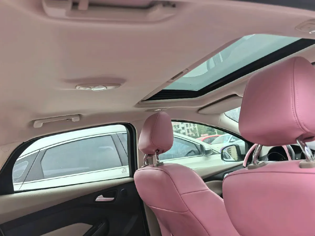 2015 Ford Focus 1.5T 181HP L4 6AT,autocango,china used car exporter,china ev exporter,chinese used car exporter,chinese used ev exporter