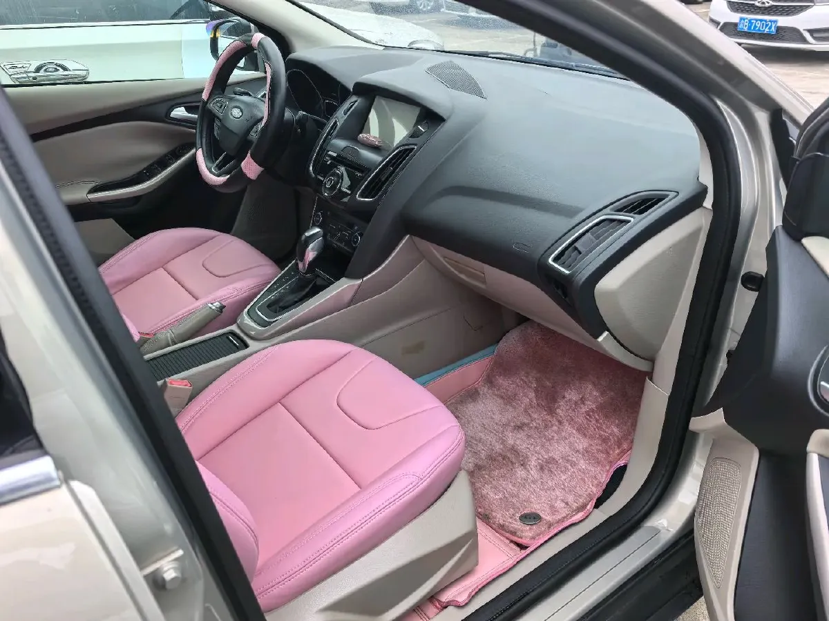 2015 Ford Focus 1.5T 181HP L4 6AT,autocango,china used car exporter,china ev exporter,chinese used car exporter,chinese used ev exporter