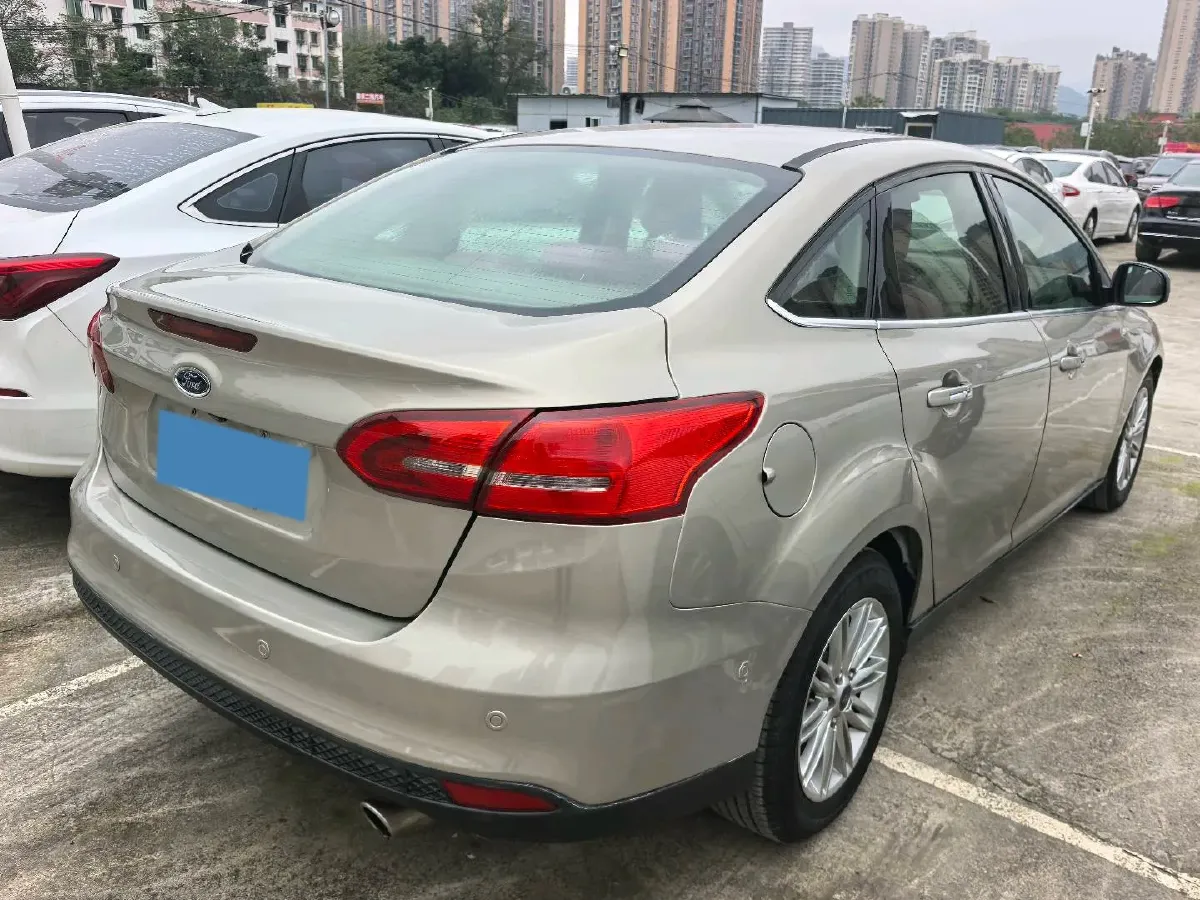 2015 Ford Focus 1.5T 181HP L4 6AT,autocango,china used car exporter,china ev exporter,chinese used car exporter,chinese used ev exporter