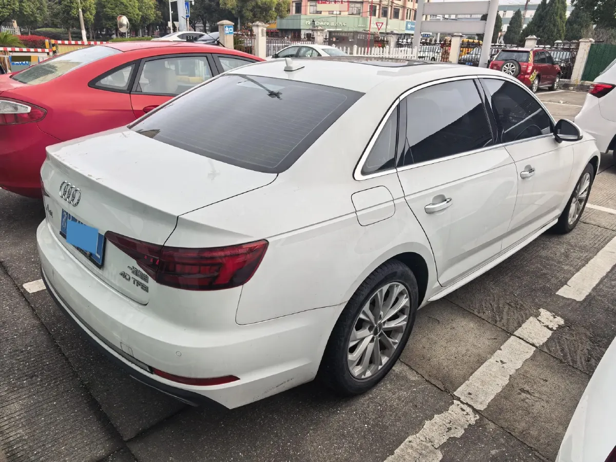 2019 Audi A4L 2.0T 190HP L4 7DCT,autocango,china used car exporter,china ev exporter,chinese used car exporter,chinese used ev exporter
