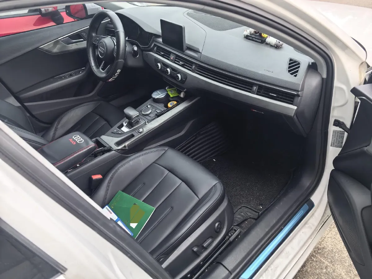 2019 Audi A4L 2.0T 190HP L4 7DCT,autocango,china used car exporter,china ev exporter,chinese used car exporter,chinese used ev exporter