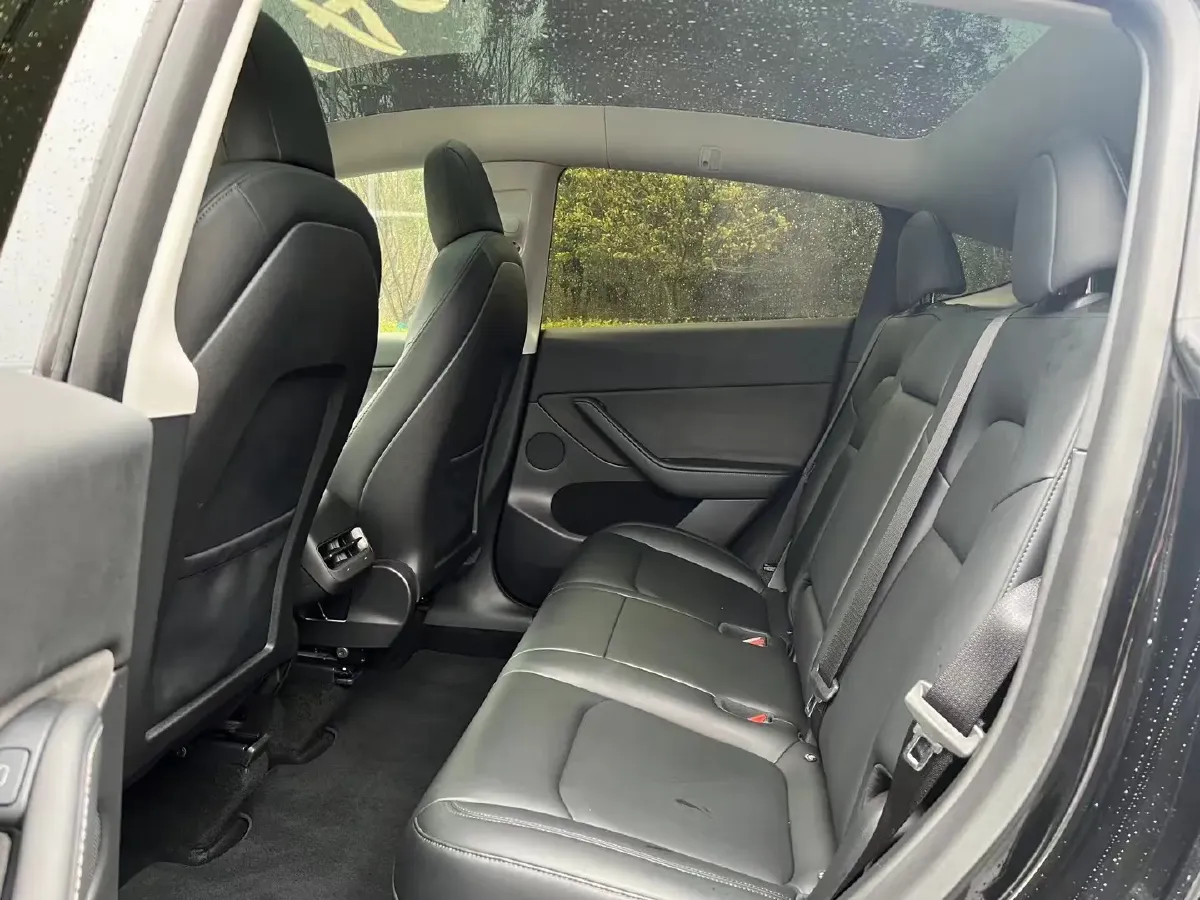 2022 Tesla Model Y BEV 60KWH,autocango,china used car exporter,china ev exporter,chinese used car exporter,chinese used ev exporter