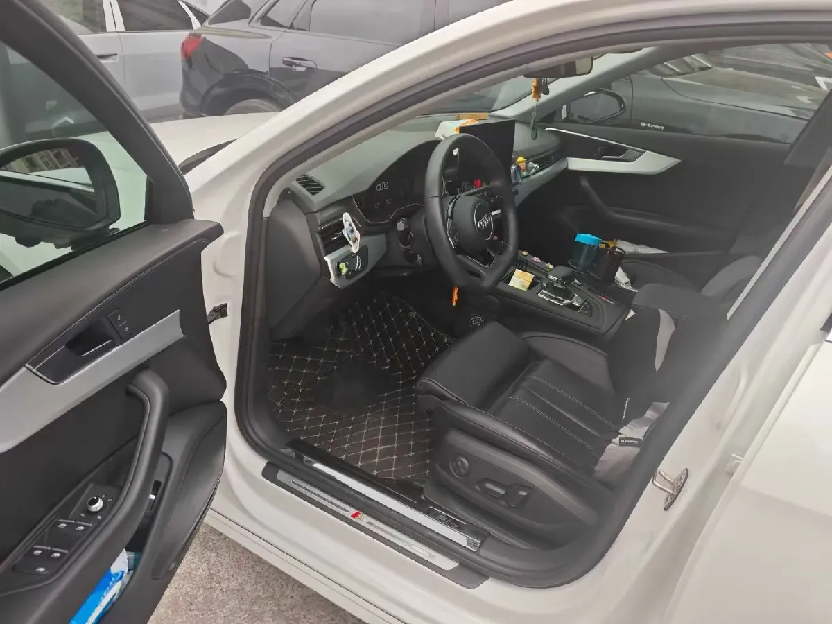 2020 Audi A4L 2.0T 190HP L4 7DCT,autocango,china used car exporter,china ev exporter,chinese used car exporter,chinese used ev exporter