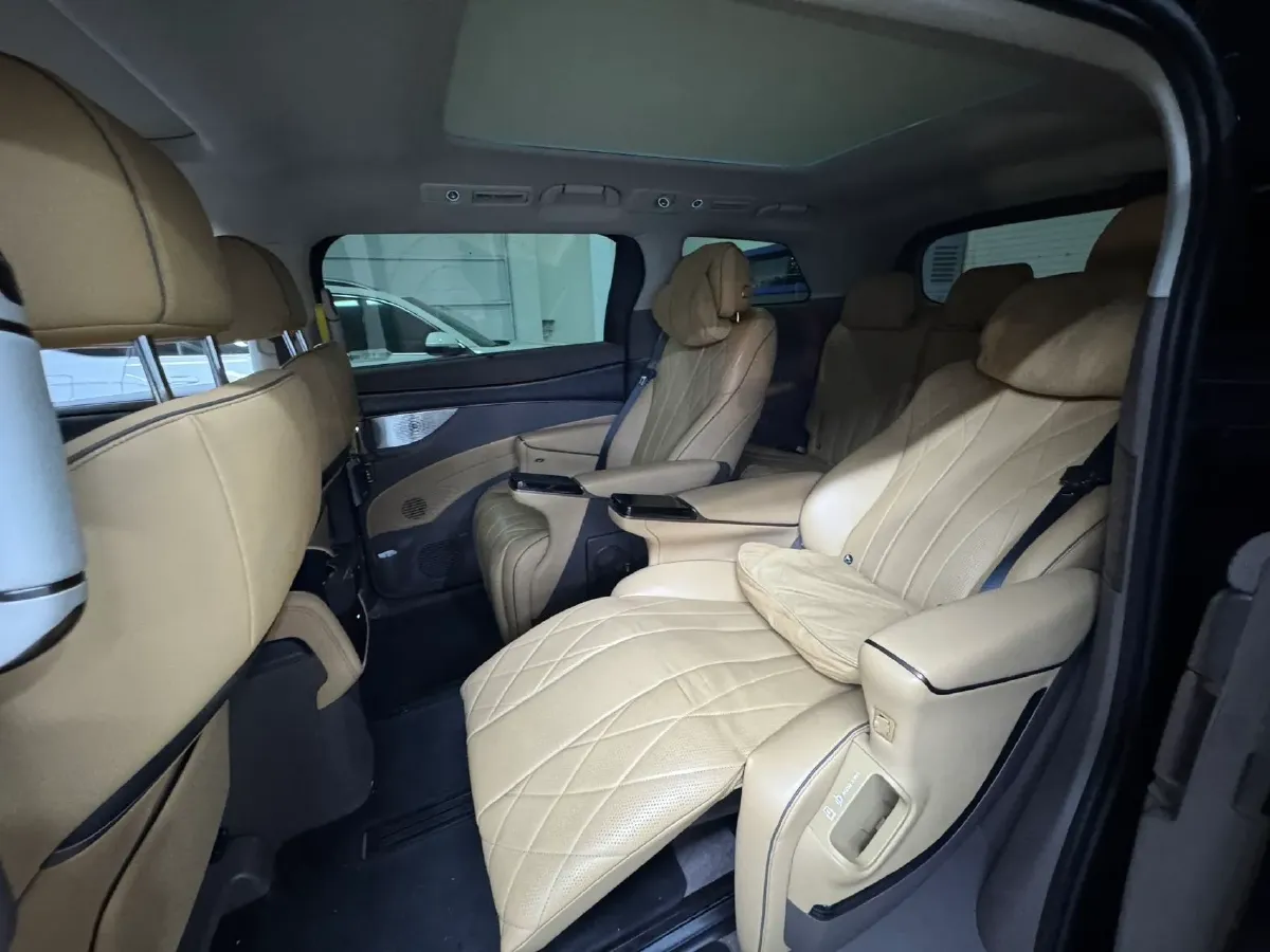 2022 HongQi HS7 3.0T 337HP V6 8AT,autocango,china used car exporter,china ev exporter,chinese used car exporter,chinese used ev exporter