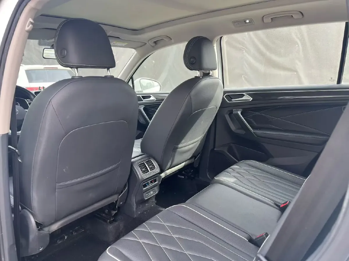 2023 Volkswagen Tiguan L 1.5T 160HP L4 7DCT,autocango,china used car exporter,china ev exporter,chinese used car exporter,chinese used ev exporter