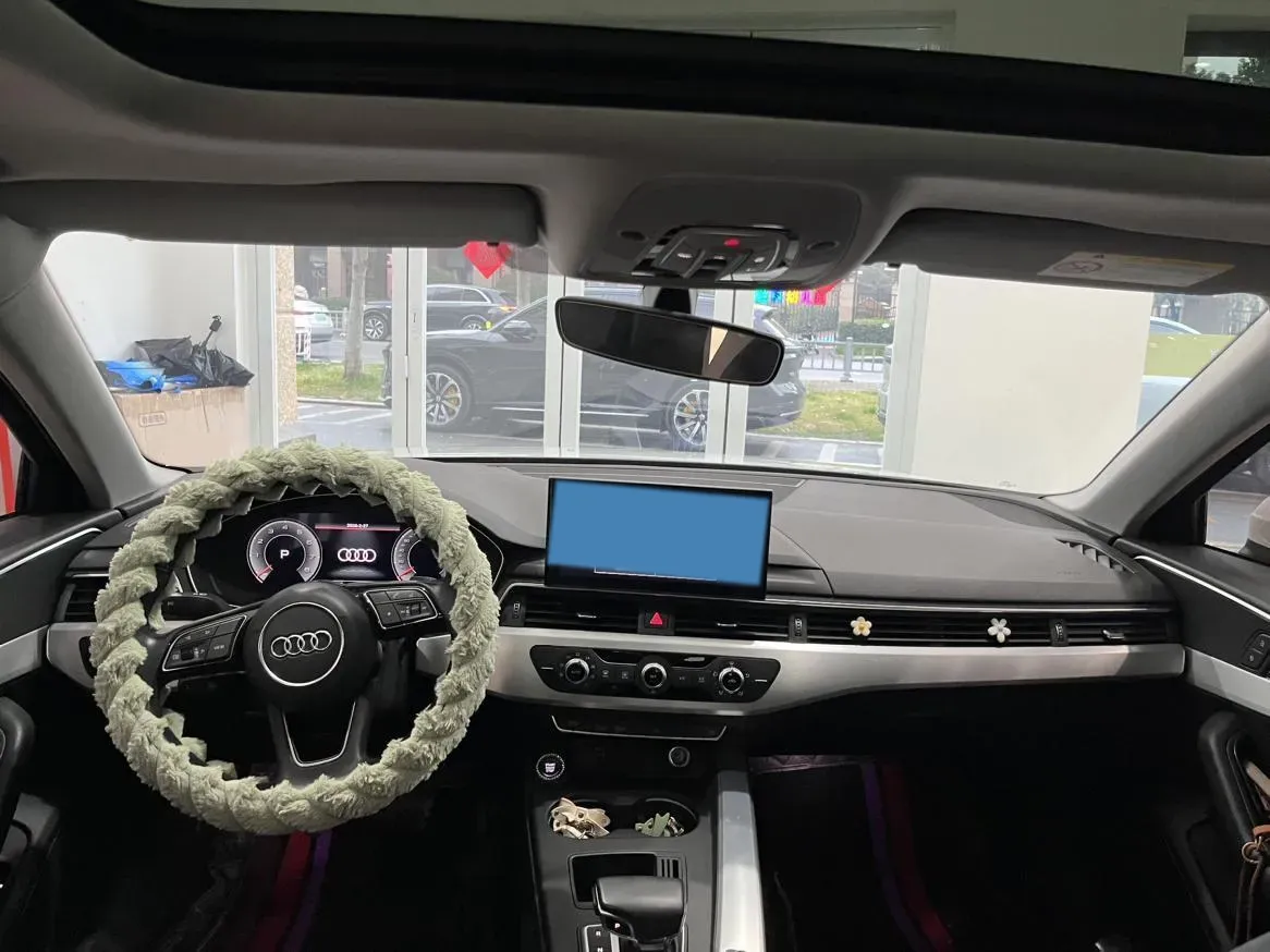 2022 Audi A4L 2.0T 190HP L4 7DCT,autocango,china used car exporter,china ev exporter,chinese used car exporter,chinese used ev exporter