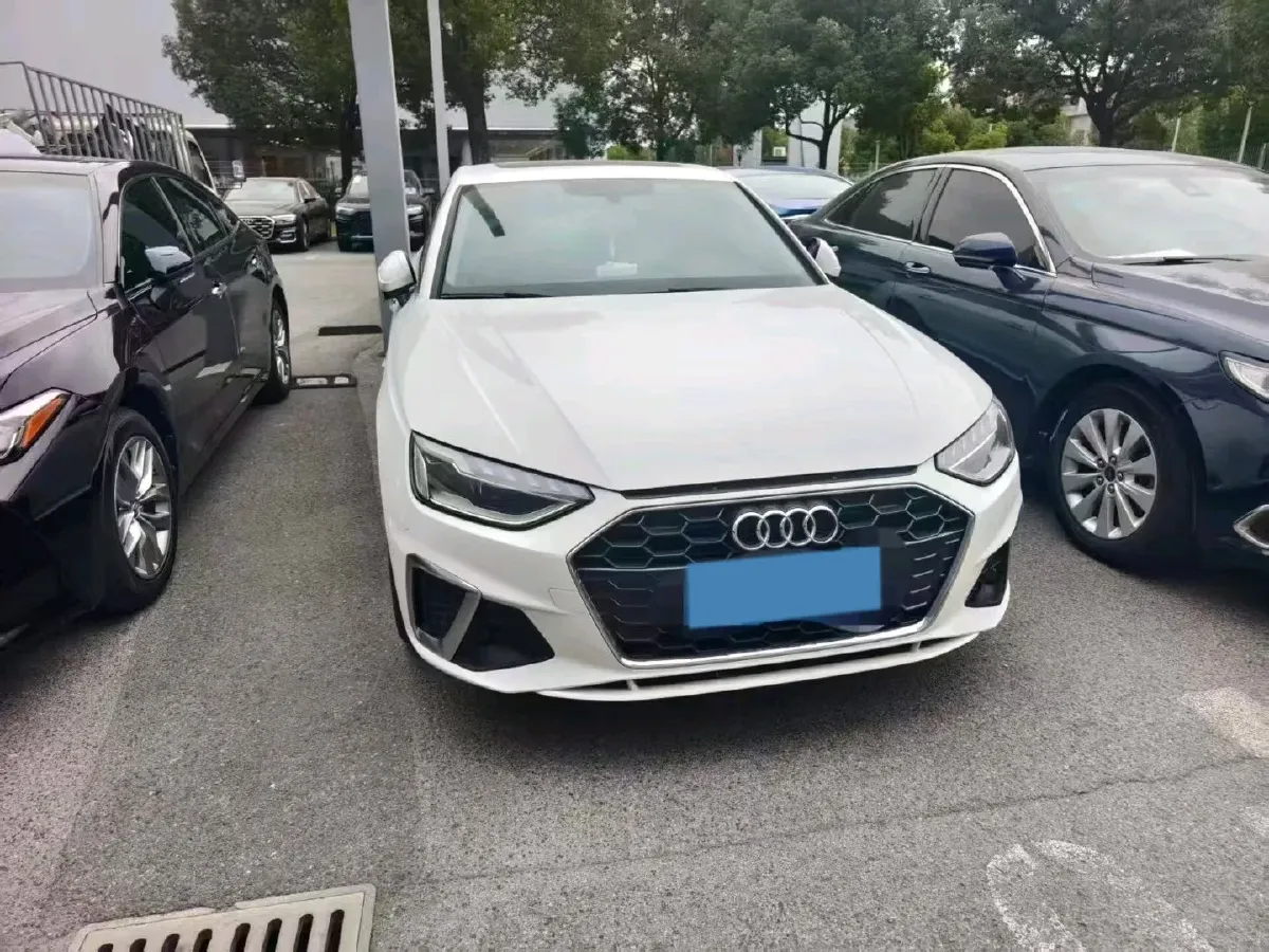 2022 Audi A4L 2.0T 150HP L4 7DCT,autocango,china used car exporter,china ev exporter,chinese used car exporter,chinese used ev exporter