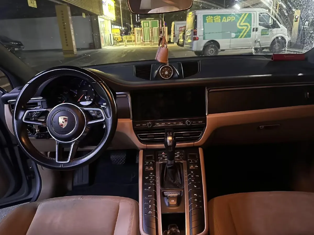 2018 Porsche Macan 2.0T 252HP L4 7DCT,autocango,china used car exporter,china ev exporter,chinese used car exporter,chinese used ev exporter