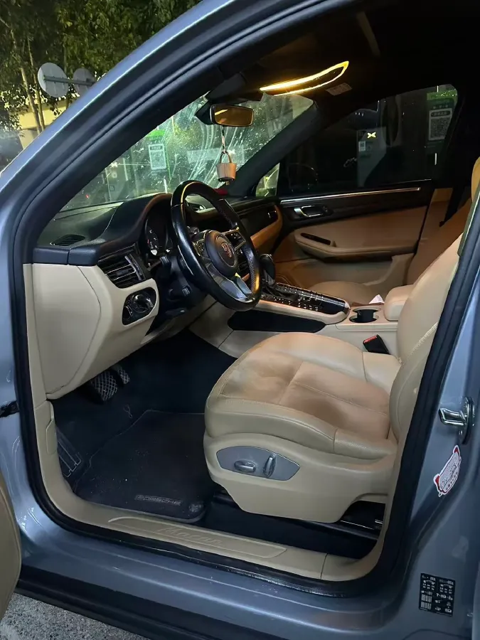 2018 Porsche Macan 2.0T 252HP L4 7DCT,autocango,china used car exporter,china ev exporter,chinese used car exporter,chinese used ev exporter