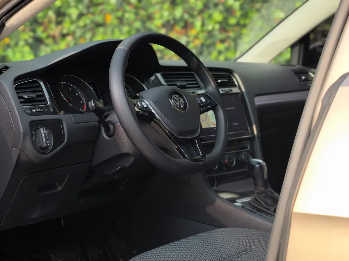 2020 Volkswagen Golf 1.4T 150HP L4 7DCT,autocango,china used car exporter,china ev exporter,chinese used car exporter,chinese used ev exporter