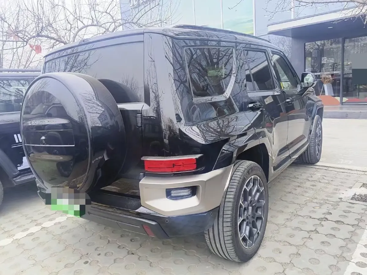 2024 Tank 700 3.0T 360HP V6 9AT PHEV 37.1KWH,autocango,china used car exporter,china ev exporter,chinese used car exporter,chinese used ev exporter