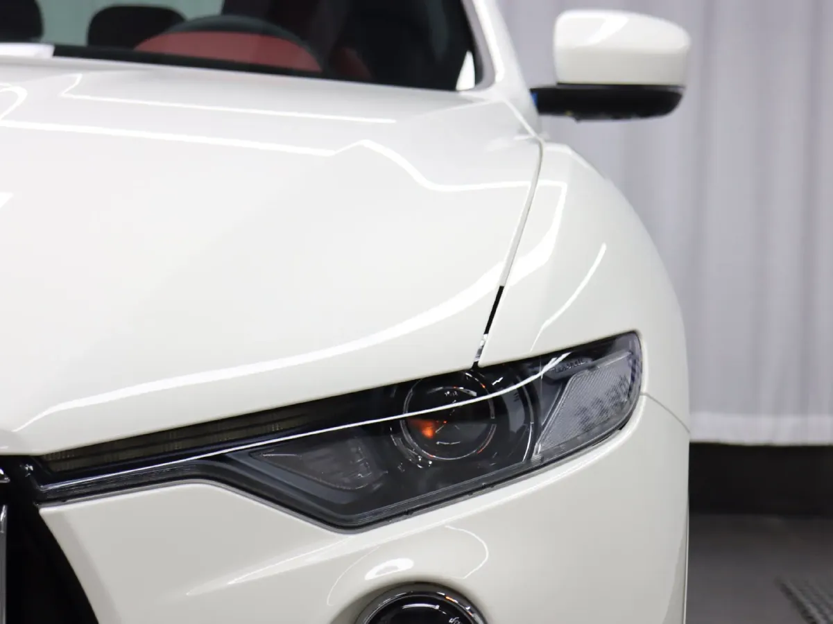 2022 Maserati Levante 2.0T 330HP L4 8AT,autocango,china used car exporter,china ev exporter,chinese used car exporter,chinese used ev exporter