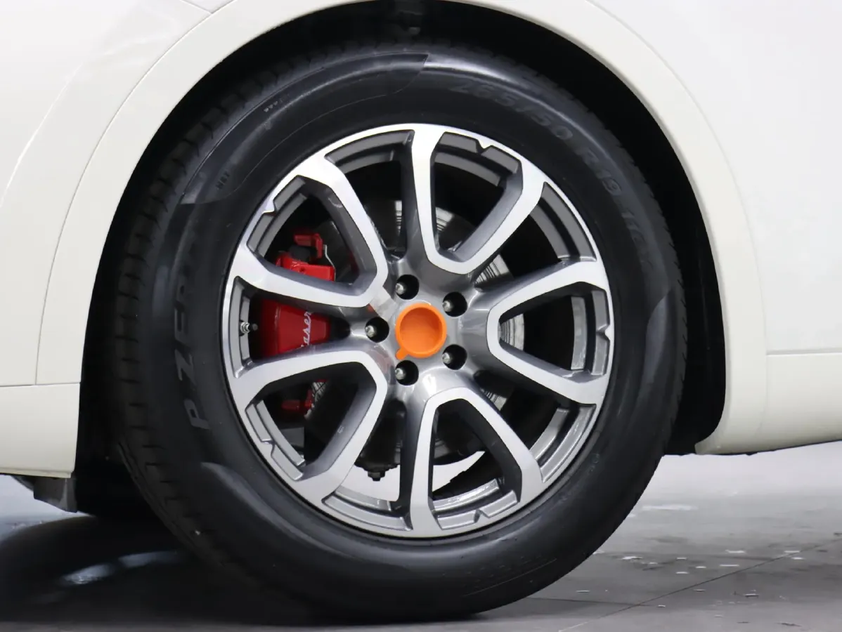 2022 Maserati Levante 2.0T 330HP L4 8AT,autocango,china used car exporter,china ev exporter,chinese used car exporter,chinese used ev exporter