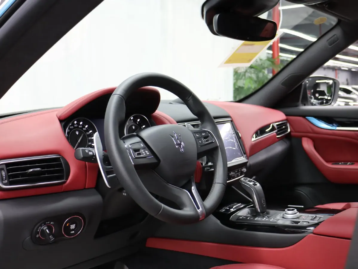 2022 Maserati Levante 2.0T 330HP L4 8AT,autocango,china used car exporter,china ev exporter,chinese used car exporter,chinese used ev exporter