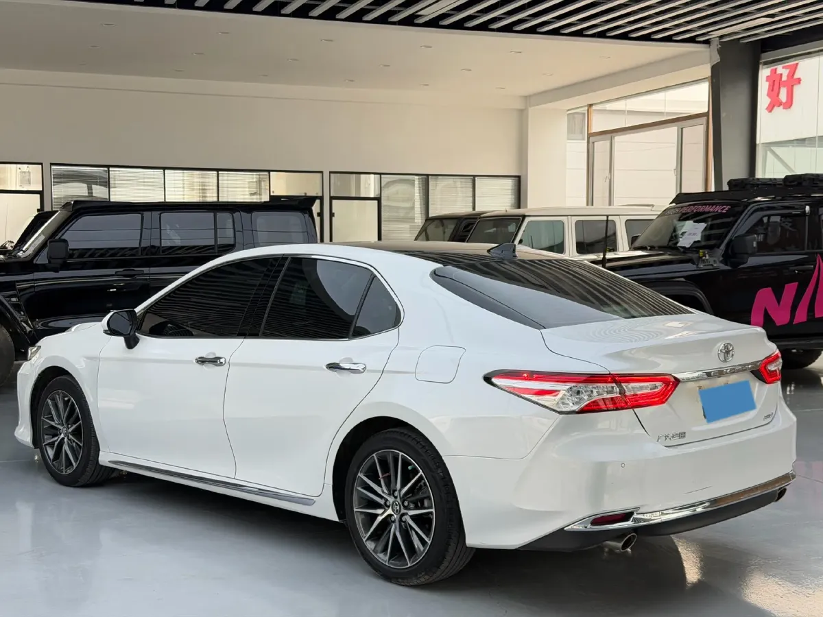 2021 Toyota Camry 2.5L 209HP L4 8AT,autocango,china used car exporter,china ev exporter,chinese used car exporter,chinese used ev exporter